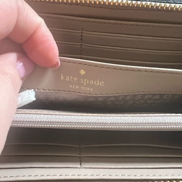 Kate spade zipper wallet - Picture 4 of 5